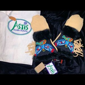 Filson x Astis Suede & Fur Mittens, NWT